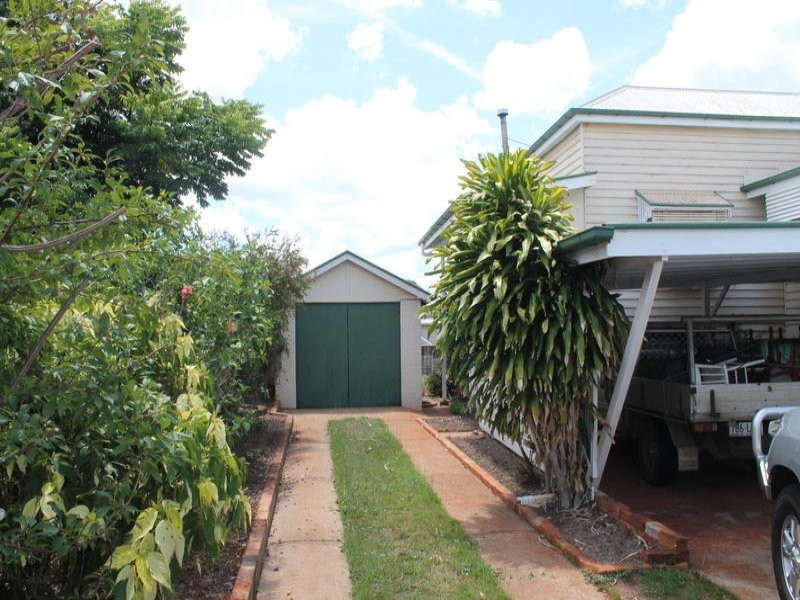 7 Macrossan Street, Childers QLD 4660