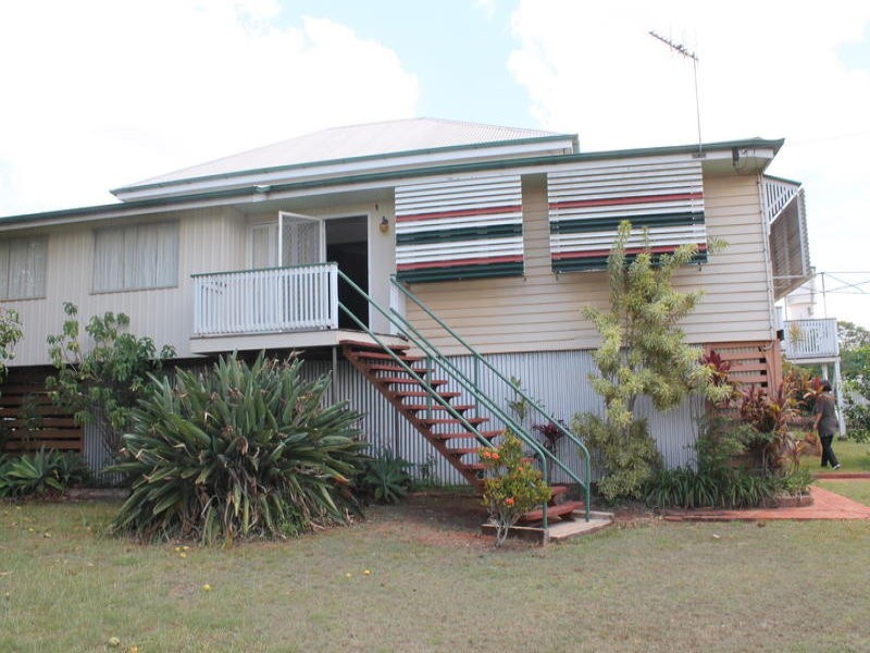 7 Macrossan Street, Childers QLD 4660