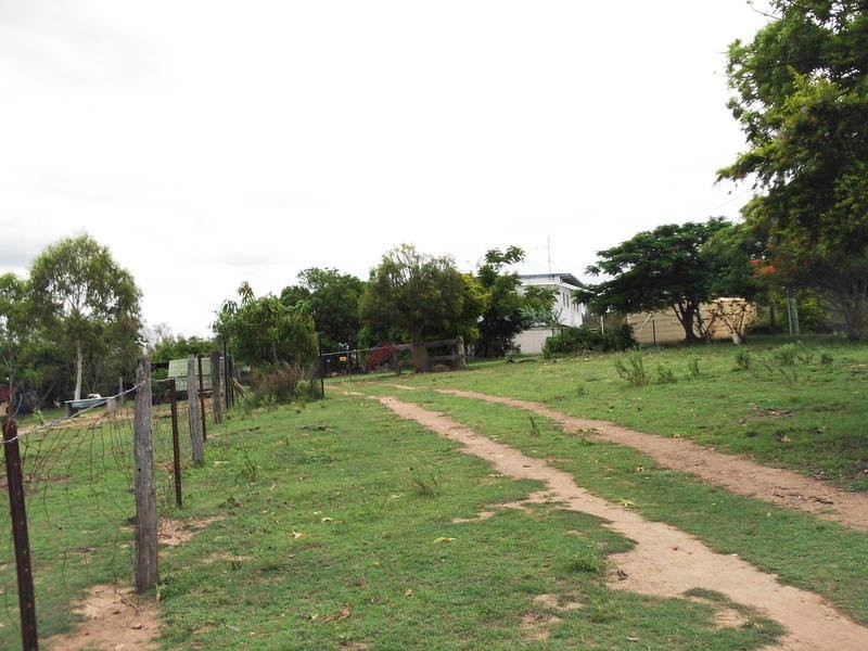 2416 Gin Gin Mt Perry Road, New Moonta QLD 4671