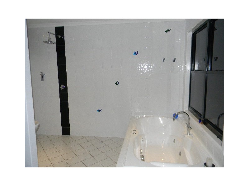 850 Gooburrum Rd, Welcome Creek QLD 4670