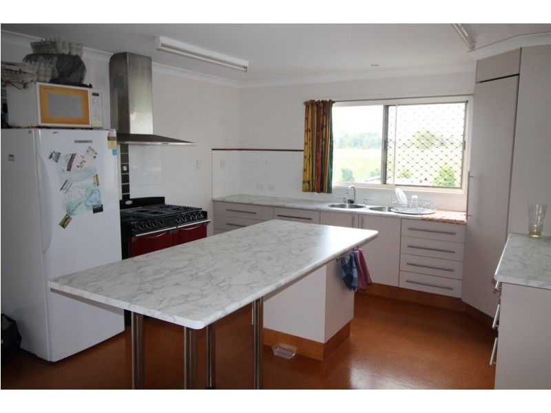 34 Old Bushs Road, Avondale QLD 4670