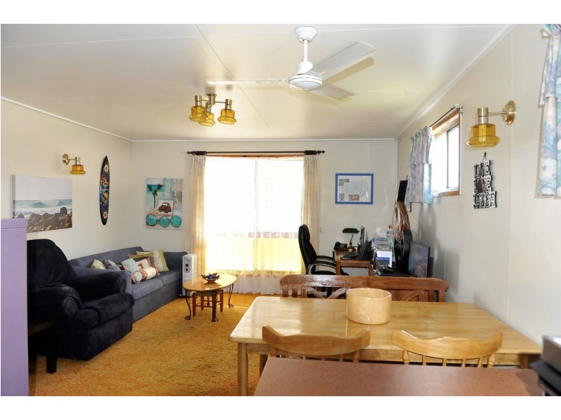 156 Bargara Road, Bundaberg East QLD 4670