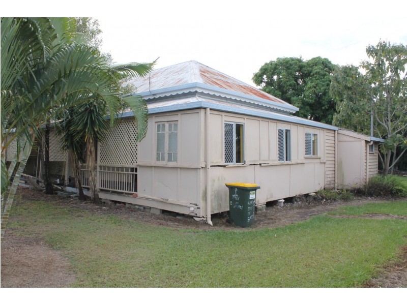 32 Bingera St, Bundaberg West QLD 4670