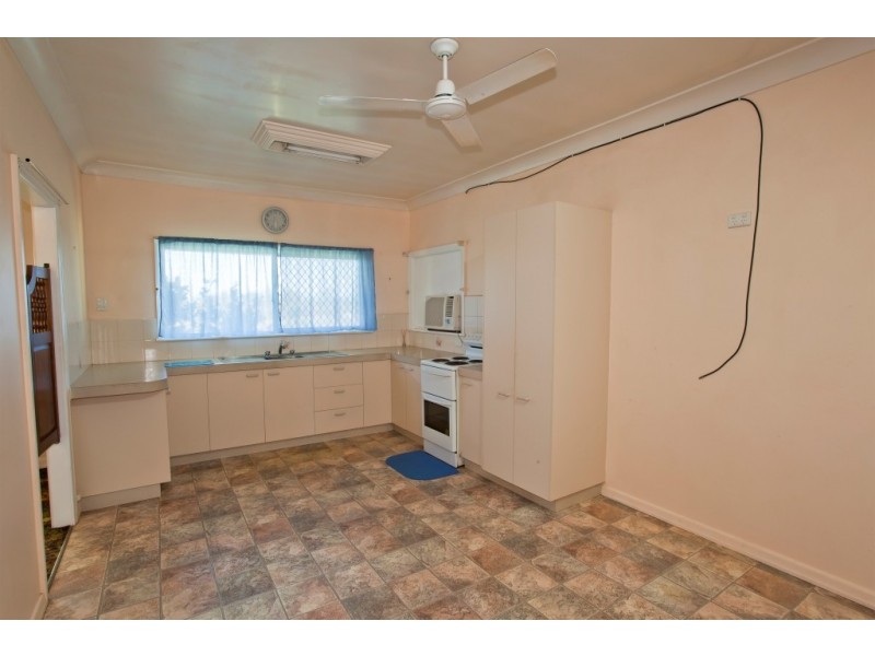 2246 Gin Gin Road, South Kolan QLD 4670