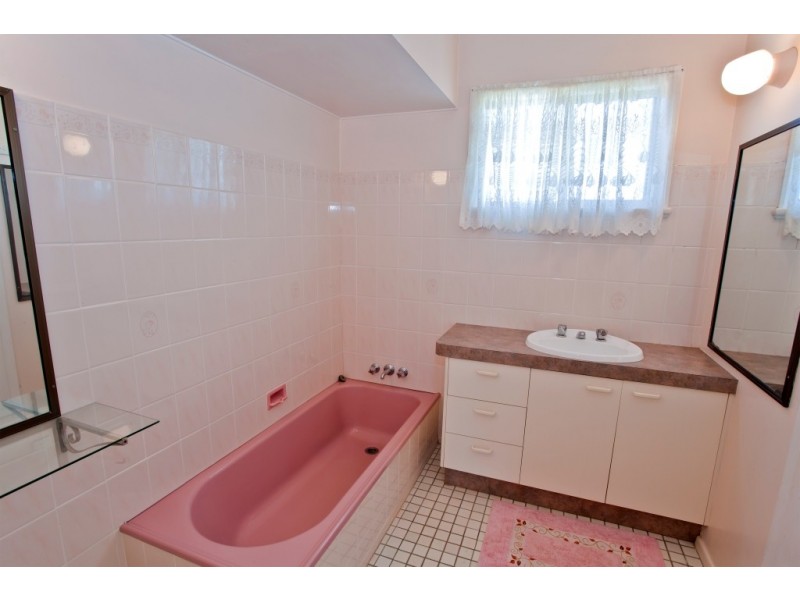2246 Gin Gin Road, South Kolan QLD 4670