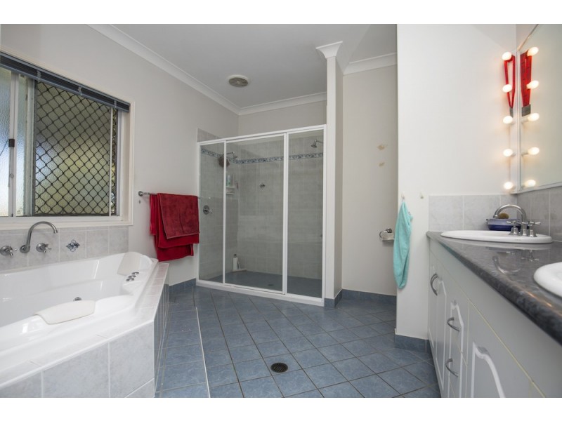 122 Malvern Drive, Moore Park Beach QLD 4670