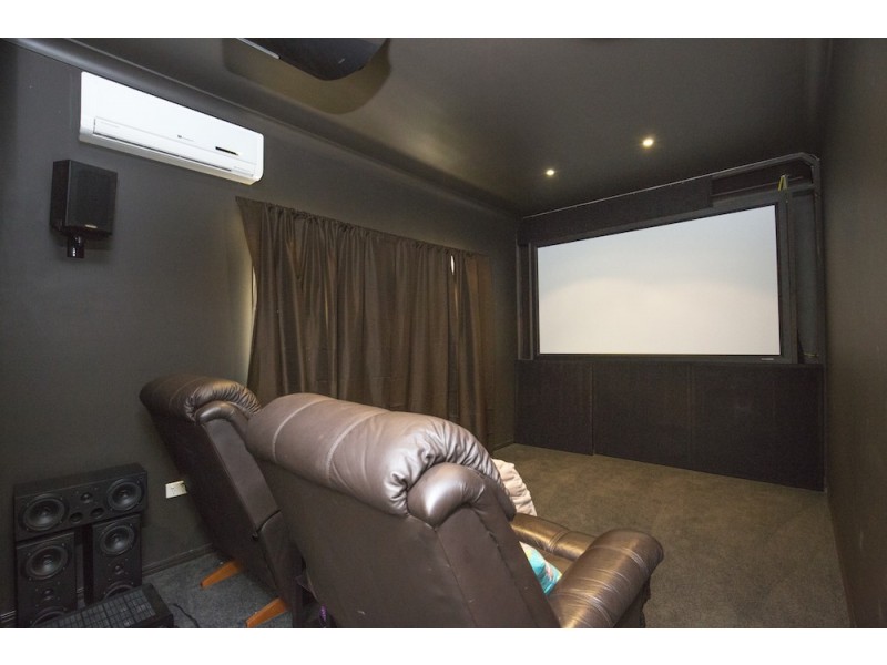 122 Malvern Drive, Moore Park Beach QLD 4670