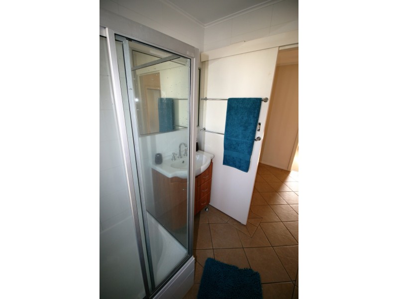 28 Morshead St, Avenell Heights QLD 4670