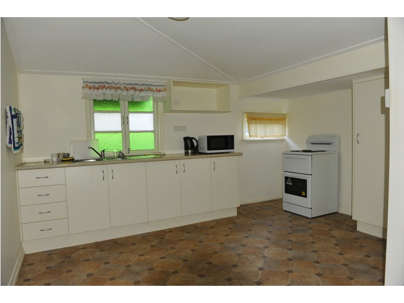 11 Station Street, Bundaberg North QLD 4670