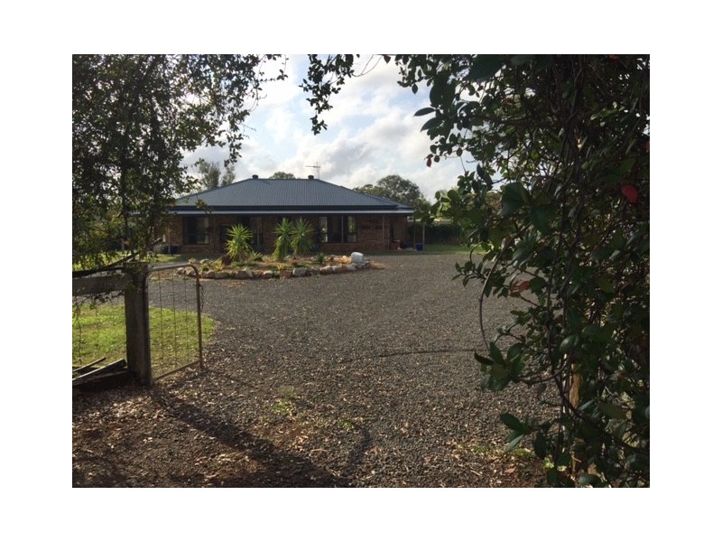 16 St Ledgers Rd, Branyan QLD 4670