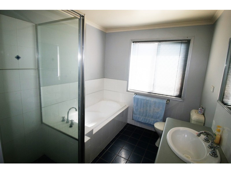 16 St Ledgers Rd, Branyan QLD 4670