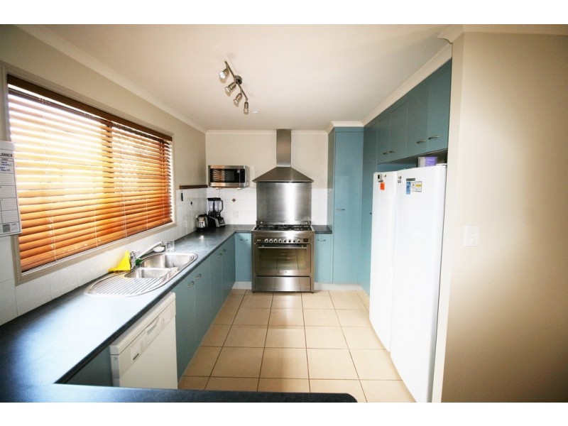 16 St Ledgers Rd, Branyan QLD 4670