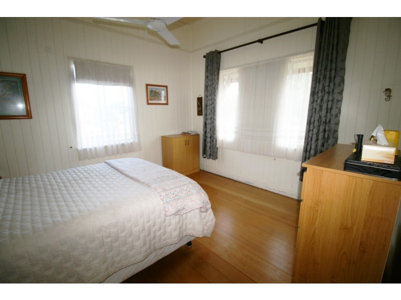 10 Hinkler Avenue, Bundaberg North QLD 4670