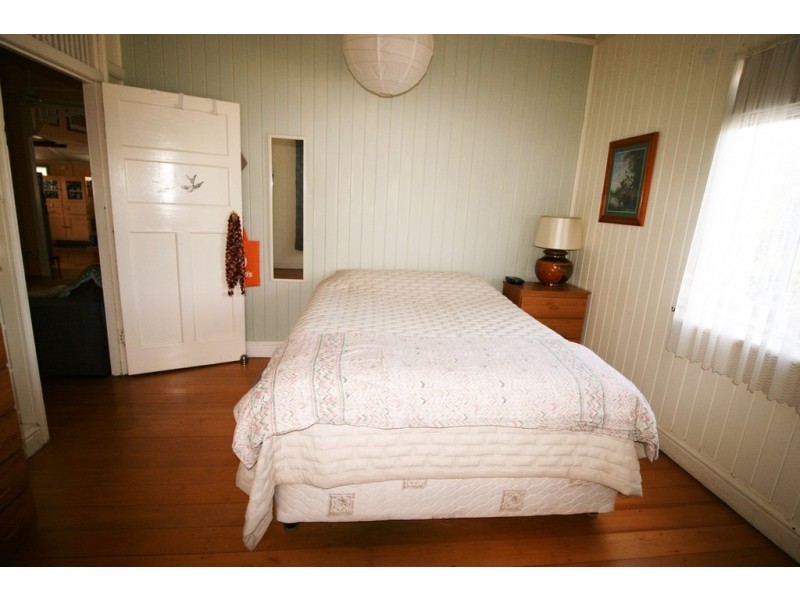 10 Hinkler Avenue, Bundaberg North QLD 4670