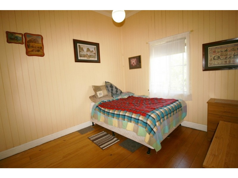 10 Hinkler Avenue, Bundaberg North QLD 4670