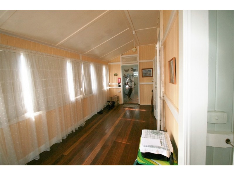 10 Hinkler Avenue, Bundaberg North QLD 4670