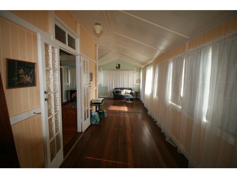 10 Hinkler Avenue, Bundaberg North QLD 4670