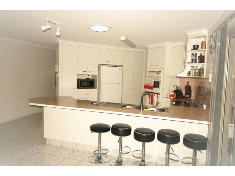 7 Ebbesen St, Bundaberg East QLD 4670