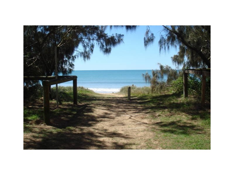 42 Sylvan Drive, Moore Park Beach QLD 4670