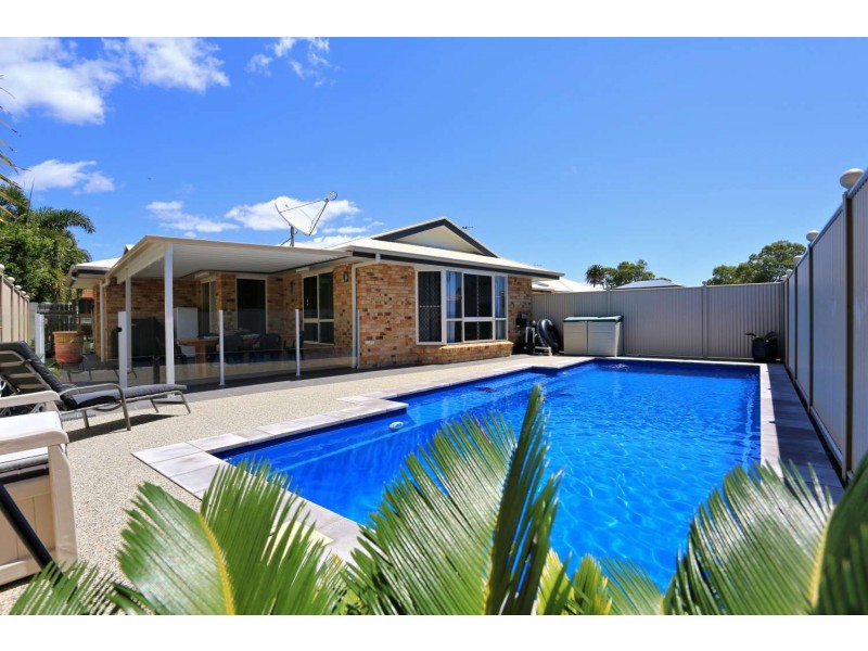 39 Acacia st, Moore Park Beach QLD 4670