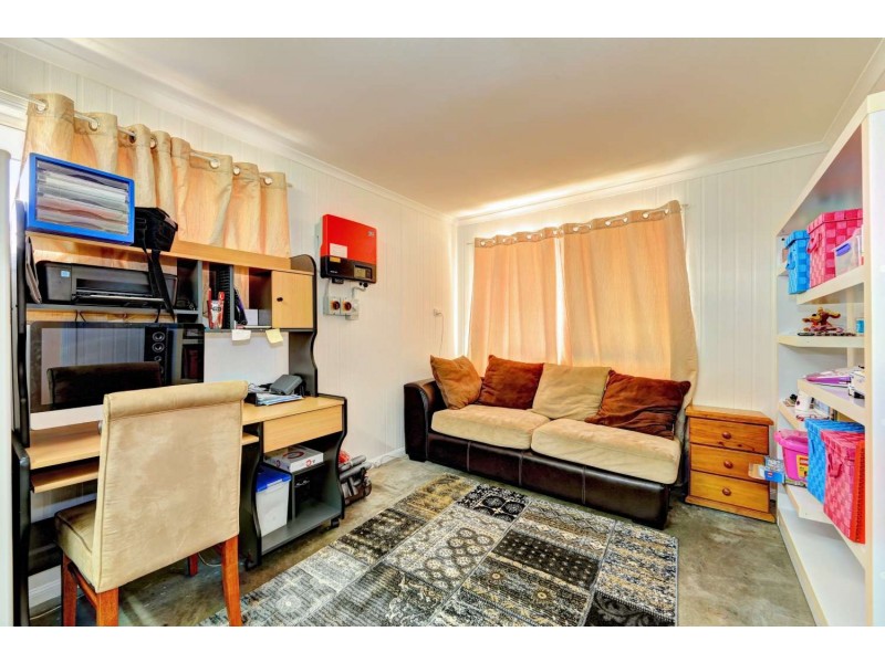 39 Acacia st, Moore Park Beach QLD 4670