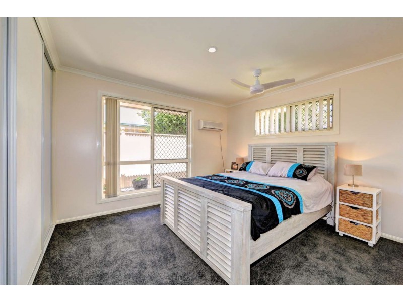 39 Acacia st, Moore Park Beach QLD 4670