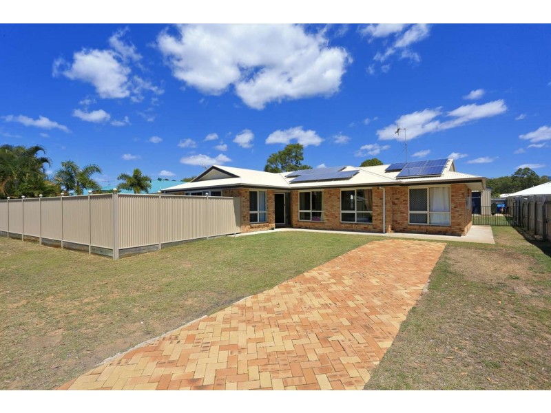 39 Acacia st, Moore Park Beach QLD 4670