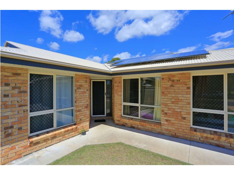 39 Acacia st, Moore Park Beach QLD 4670