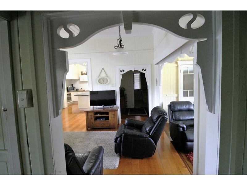 19 High St, Walkervale QLD 4670