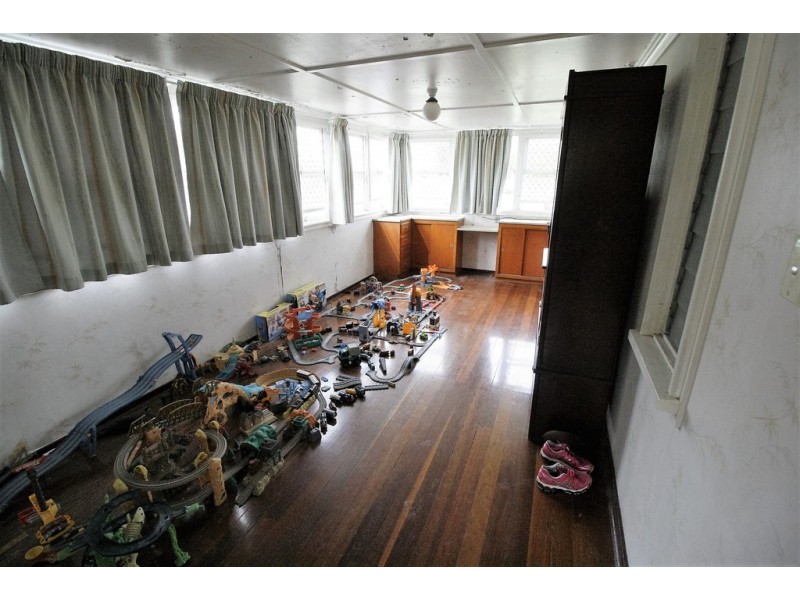 19 High St, Walkervale QLD 4670