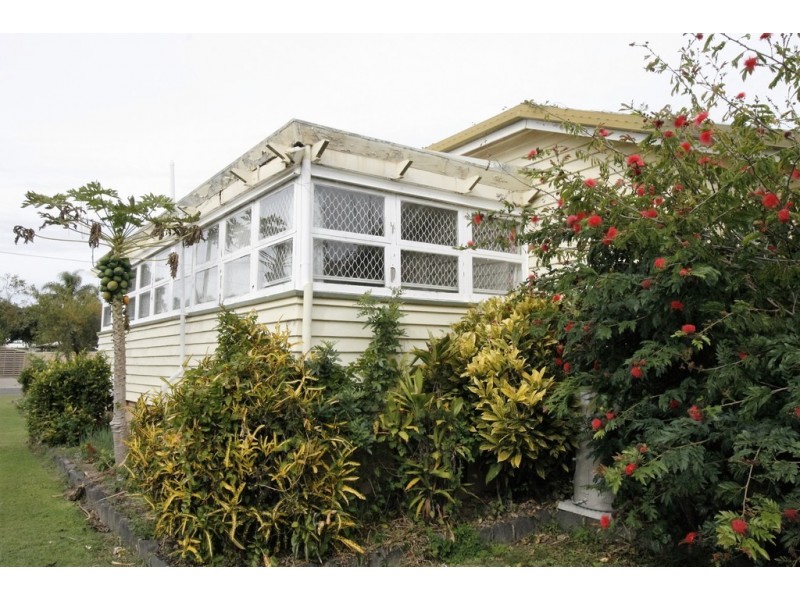 19 High St, Walkervale QLD 4670