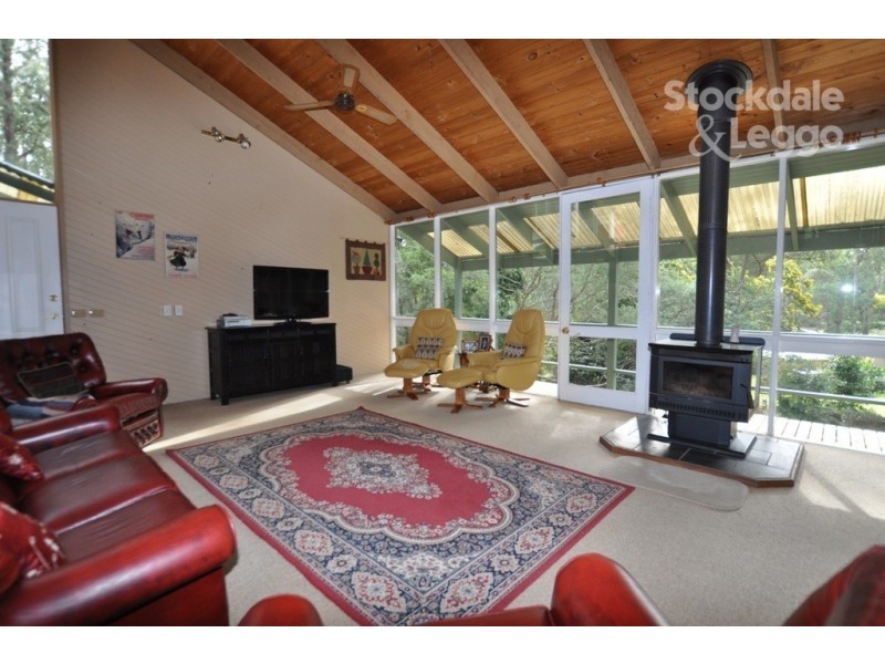 2 Bellbird Crescent, Emerald VIC 3782