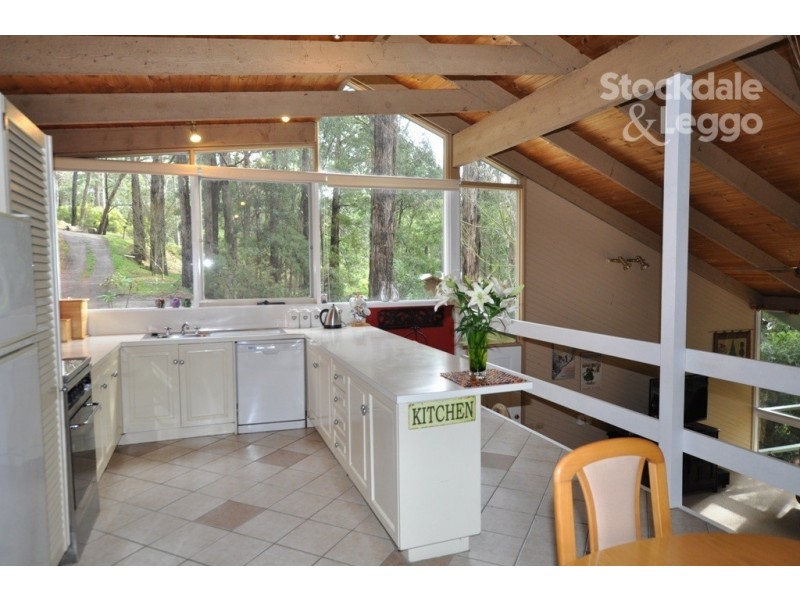 2 Bellbird Crescent, Emerald VIC 3782