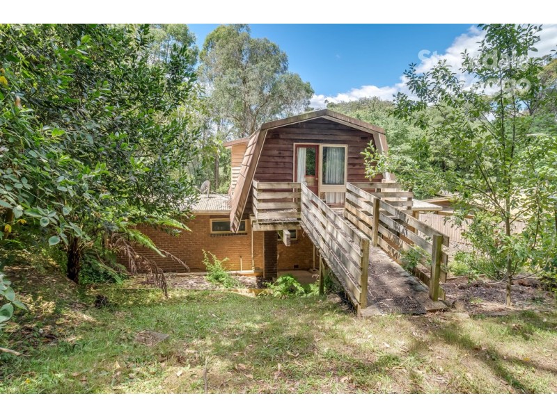 28 First Avenue, Cockatoo VIC 3781