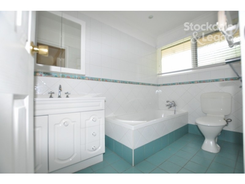 8 Sunnyside Terrace, Emerald VIC 3782