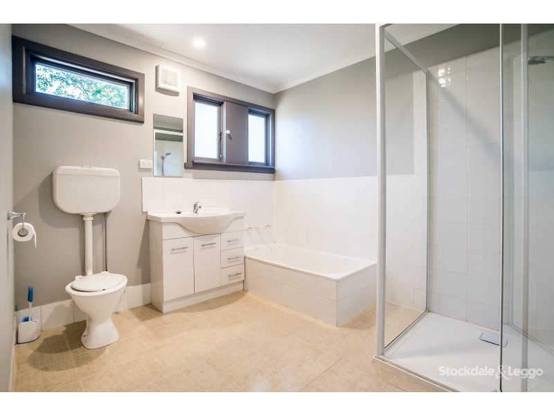2 Bell Street, Cockatoo VIC 3781