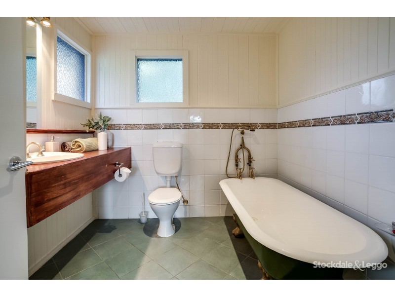 28 Elm Crescent, Emerald VIC 3782