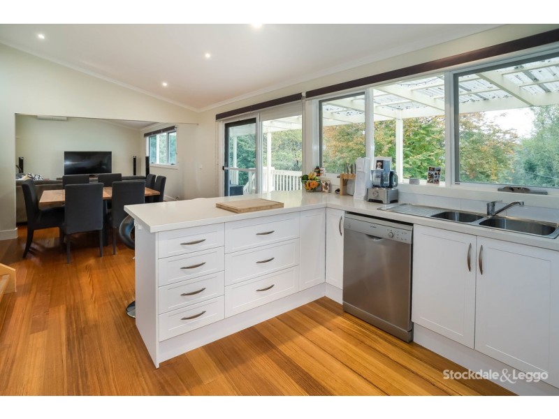 6 Fernshaw Road, Monbulk VIC 3793
