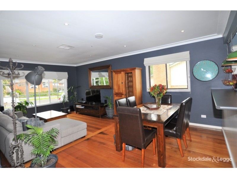 15 Silverton Drive, Ferntree Gully VIC 3156