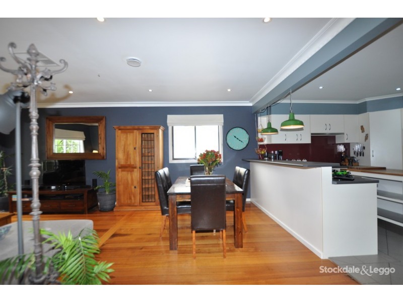 15 Silverton Drive, Ferntree Gully VIC 3156