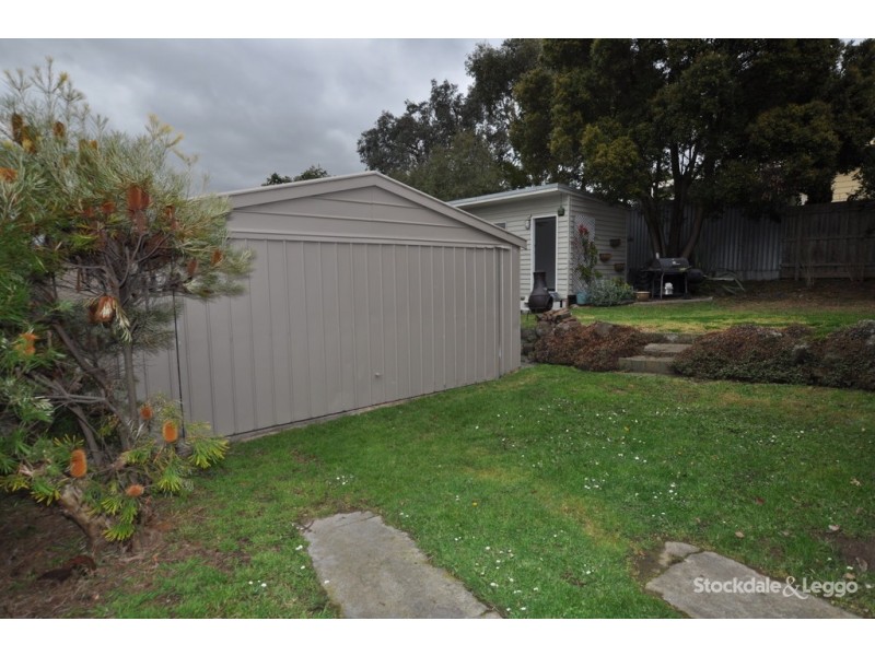 15 Silverton Drive, Ferntree Gully VIC 3156