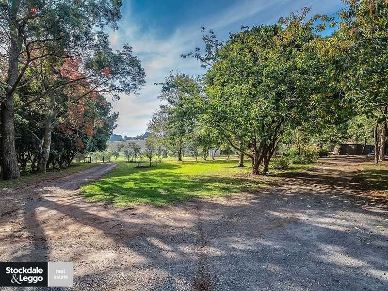 15 Glenard Court, Gembrook VIC 3783