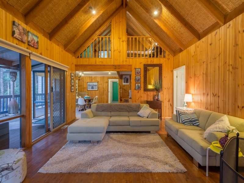 10 Halcyon Grove, Cockatoo VIC 3781