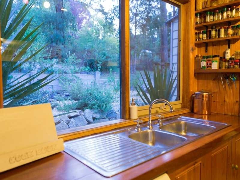 10 Halcyon Grove, Cockatoo VIC 3781