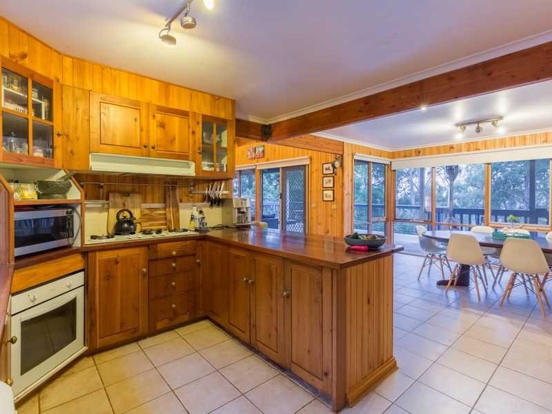 10 Halcyon Grove, Cockatoo VIC 3781