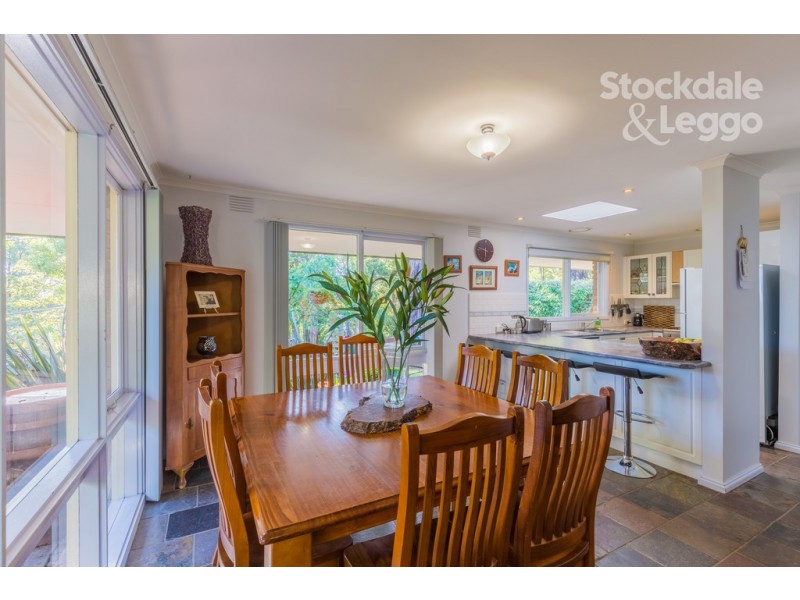2 Leighton Avenue, Emerald VIC 3782