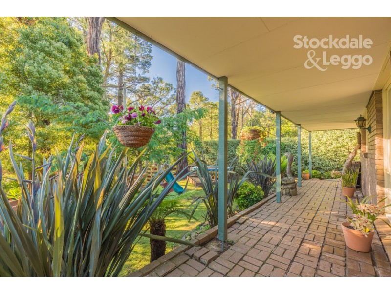 2 Leighton Avenue, Emerald VIC 3782