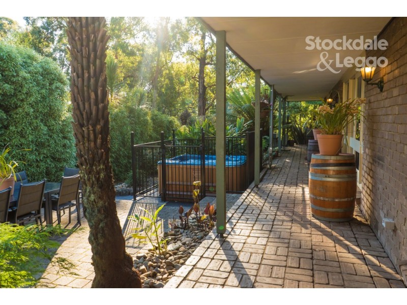 2 Leighton Avenue, Emerald VIC 3782
