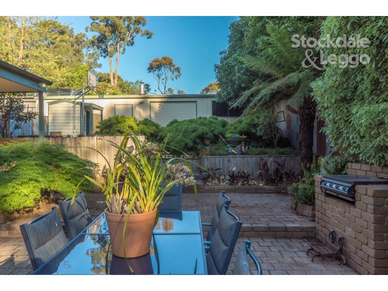 2 Leighton Avenue, Emerald VIC 3782