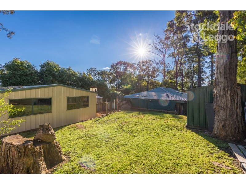 2 Leighton Avenue, Emerald VIC 3782
